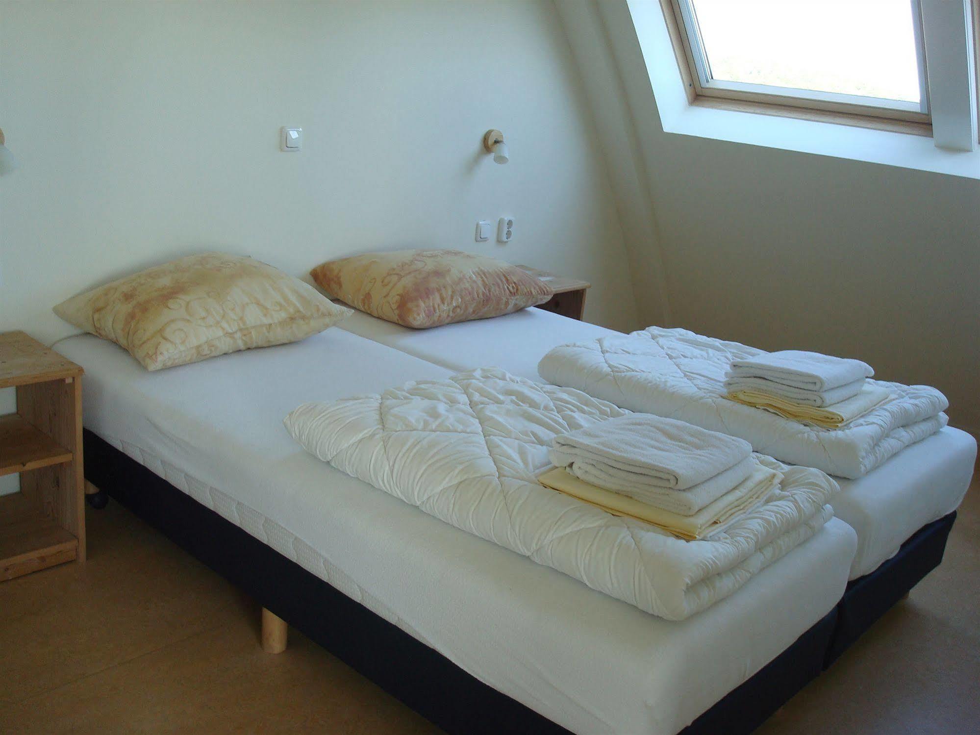 Hotel Rasch Bergen aan Zee Εξωτερικό φωτογραφία